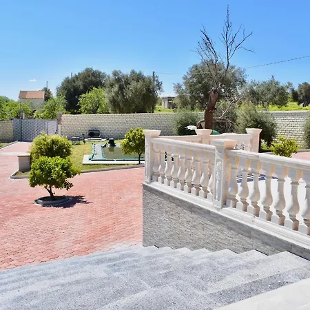 Villa Caruso