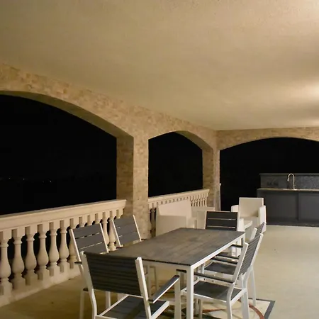 Villa Caruso *